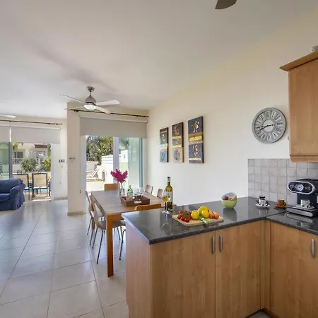 וילה Marilia פרוטאראס