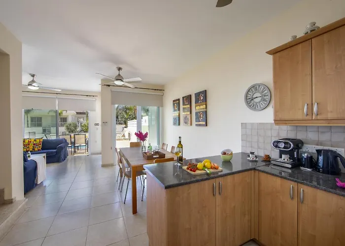 Willa Marilia Protaras